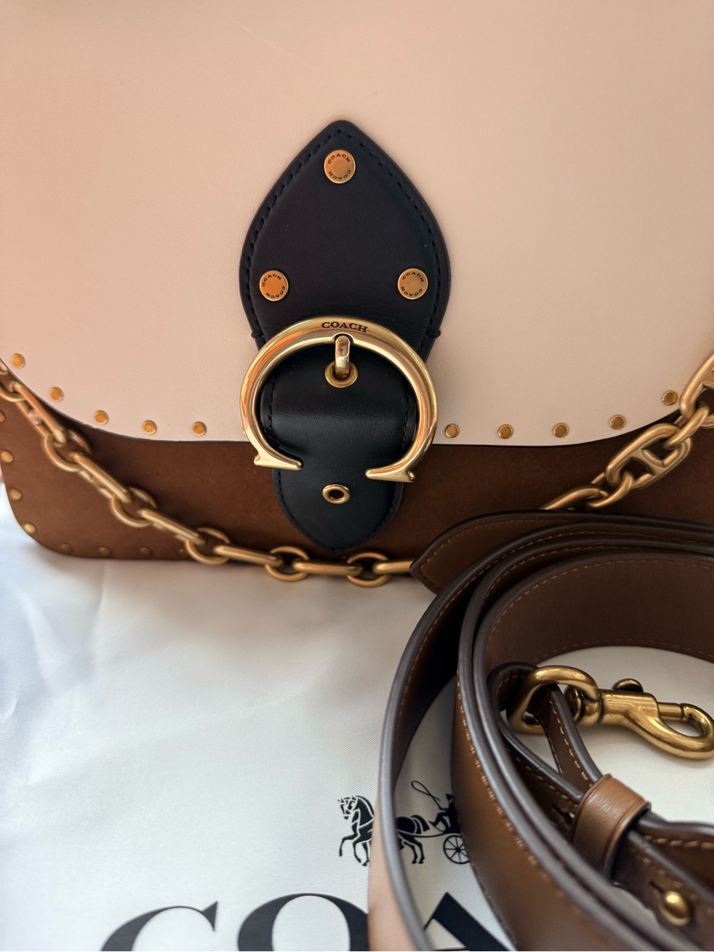Coach - Beat Shoulder Bag In Colorblock With Rivets - Picture 2 of 7